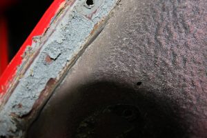 Roststelle im Radhaus der Porsche 912 Karosserie.