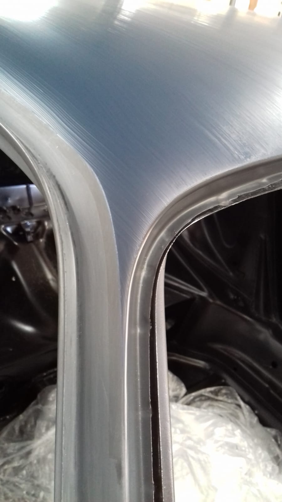 Grauer Türrahmen des FamosNine Porsche 912 als Lackdetail